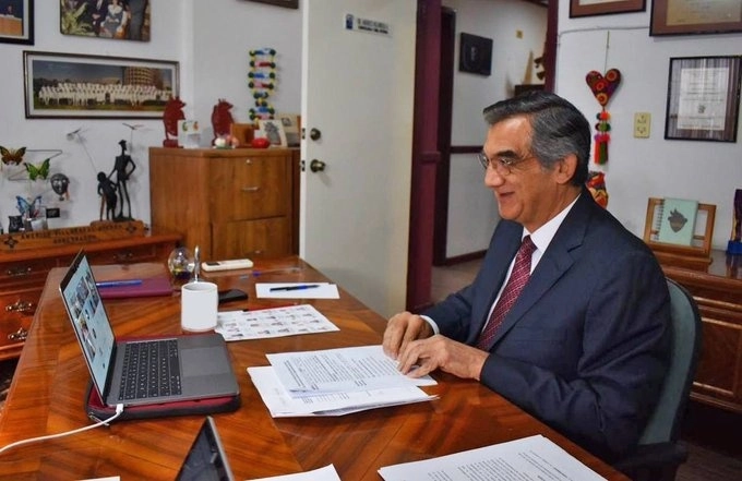 Américo Villareal se registró como candidato de la coalición Morena, PT, PVME al gobierno de Tamaulipas. Foto @Dr_AVillarreal
