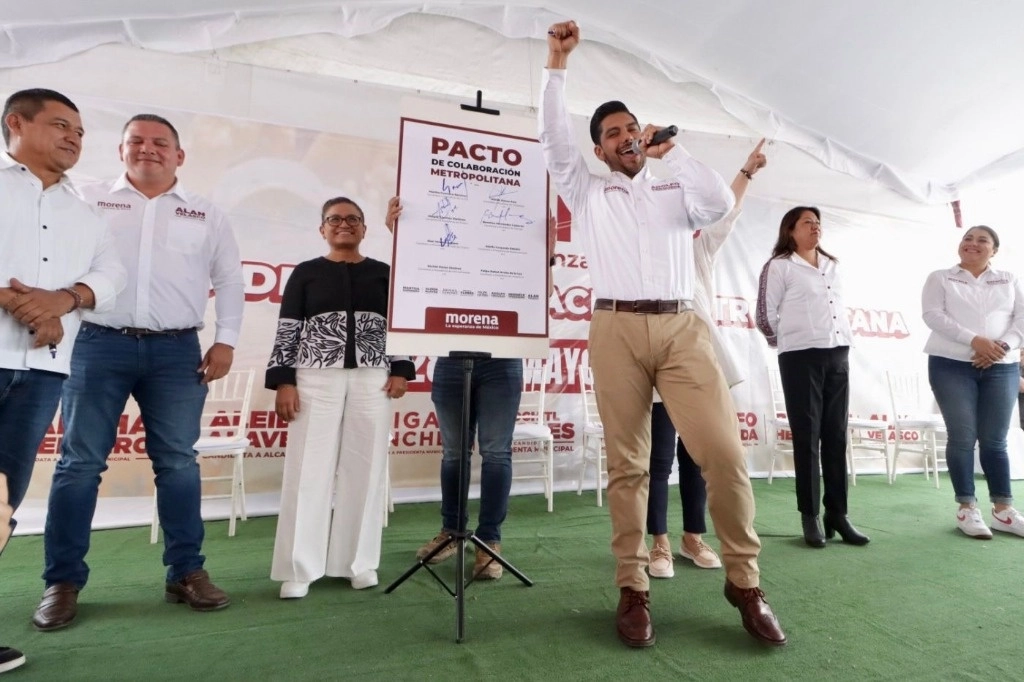 Todas las y los abanderados reunidos en la frontera de ambas entidades, hablaron de la importancia contribuir a la continuidad del proyecto de nación de la Cuarta Transformación, en Nezahualcóyotl, Estado de México, el 28 de mayo de 2024. Foto 'La Jornada'