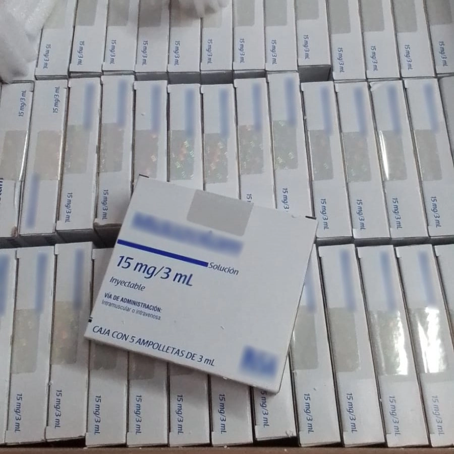 En Querétaro fue localizado un paquete en un servicio de mensajería que contenía medicamento controlado. Foto tomada de X @GN_MEXICO_