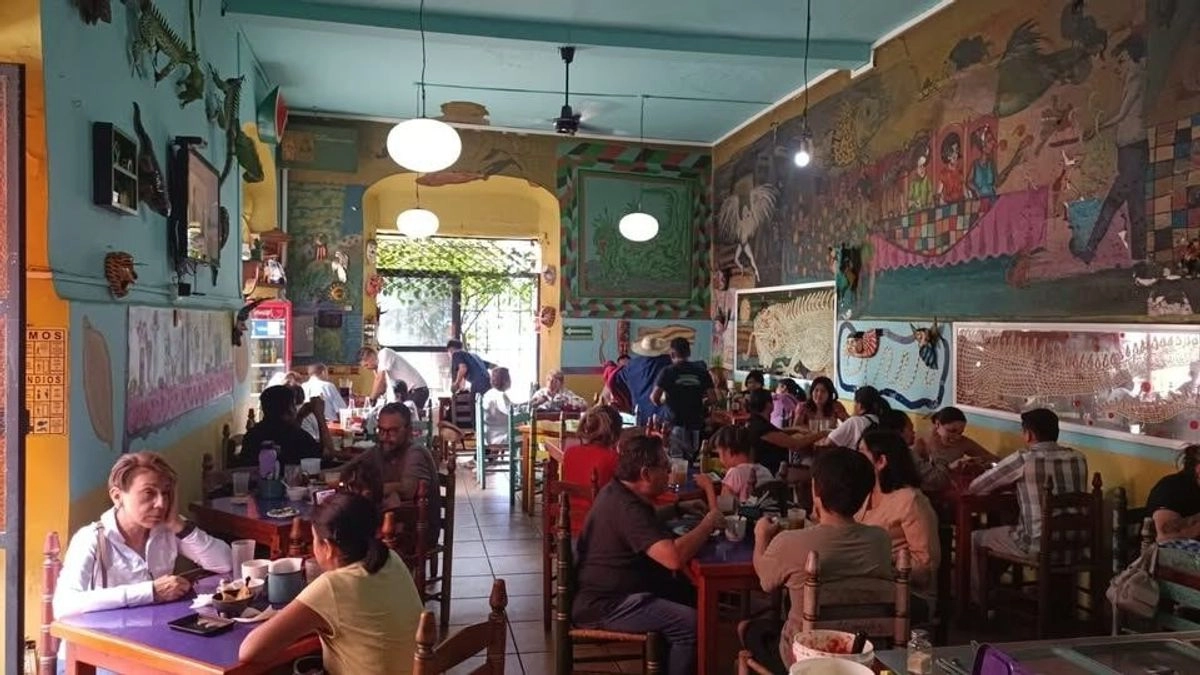 Asimismo se dieron a conocer el avance del catálogo estatal de cocineras tradicionales y la proyección del programa Sabores Morelos, con respaldo del Fideicomiso Turismo Morelos (FITUR). Foto 