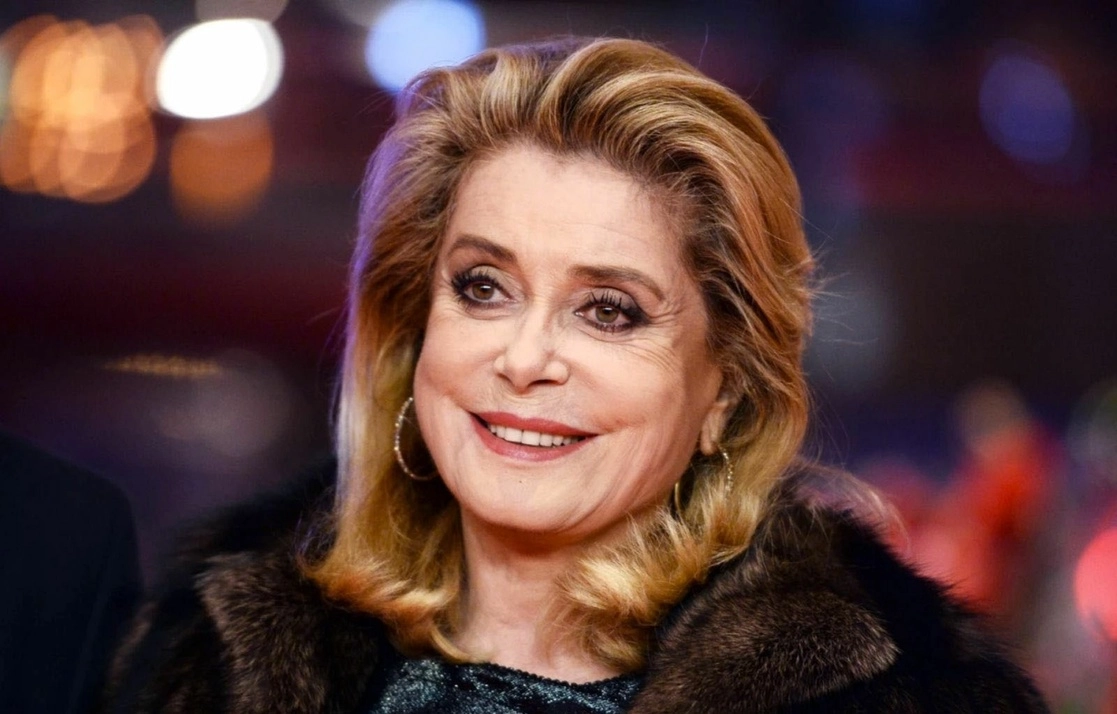 Para el director de la Mostra, Alberto Barbera, el festival quiere rendir homenaje a Catherine Deneuve, "la eterna diva, un verdadero icono de la gran pantalla”. Foto Afp / Archivo 