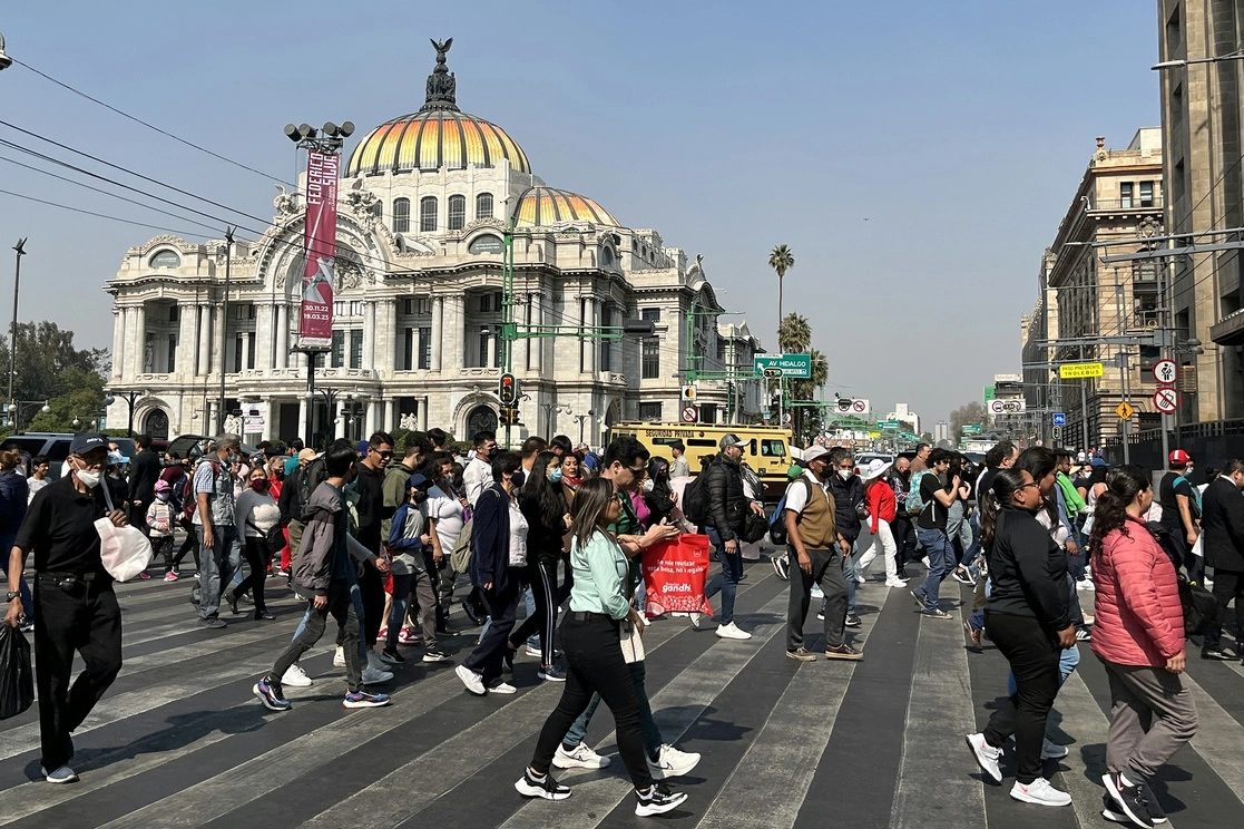 Tanto en el Centro Histórico como las plazas comerciales se abarrotaron. Foto María Luisa Severiano