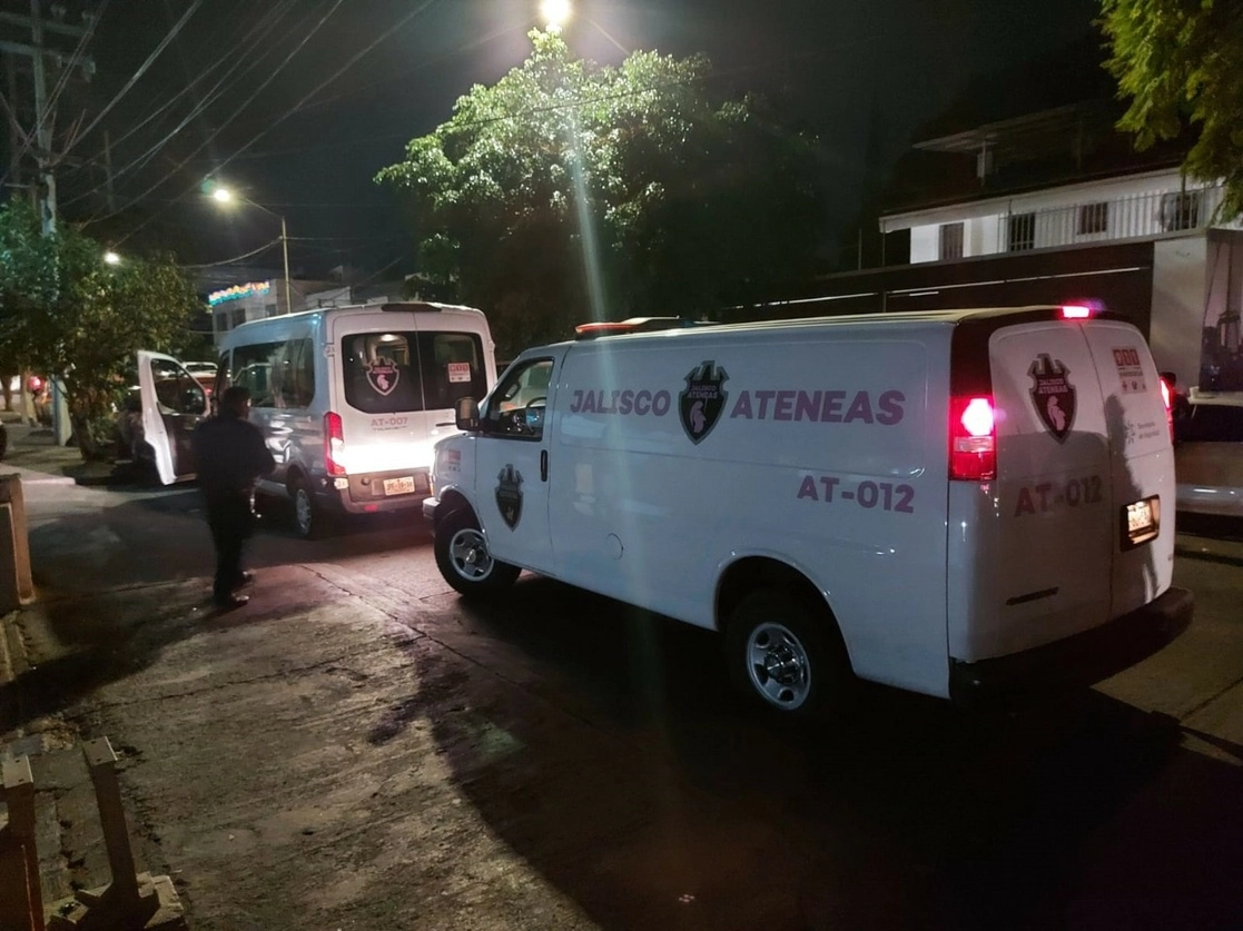 El grupo ‘Ateneas’ participó en el traslado a albergues de los 20 menores migrantes. Foto Tomada del Twitter @SSeguridadJal
