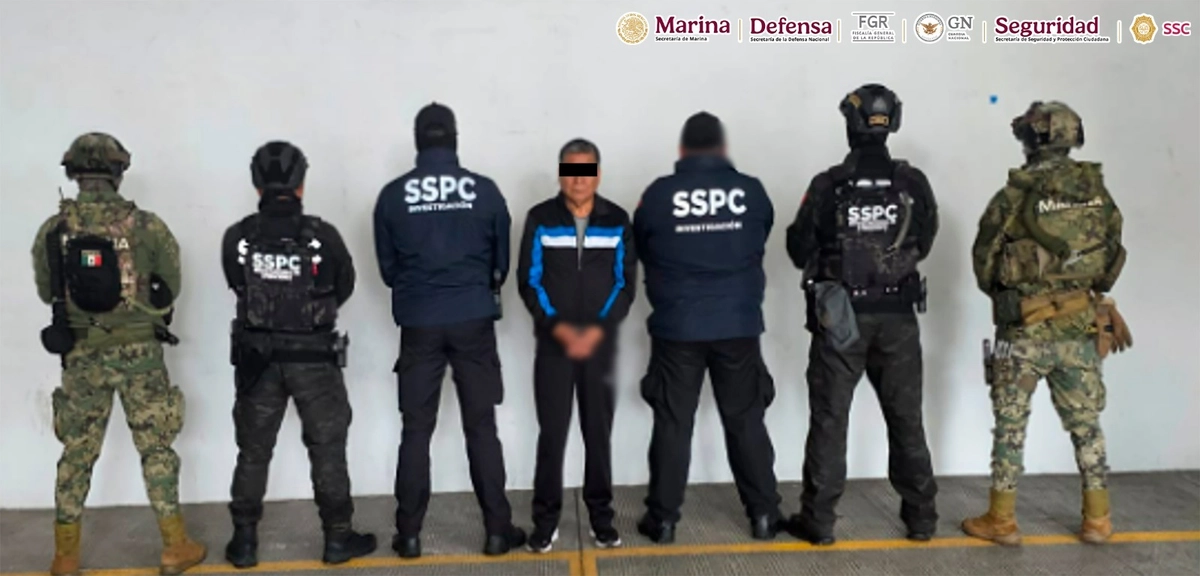 Persona detenida por elementos de Semar y SSPC. Foto 