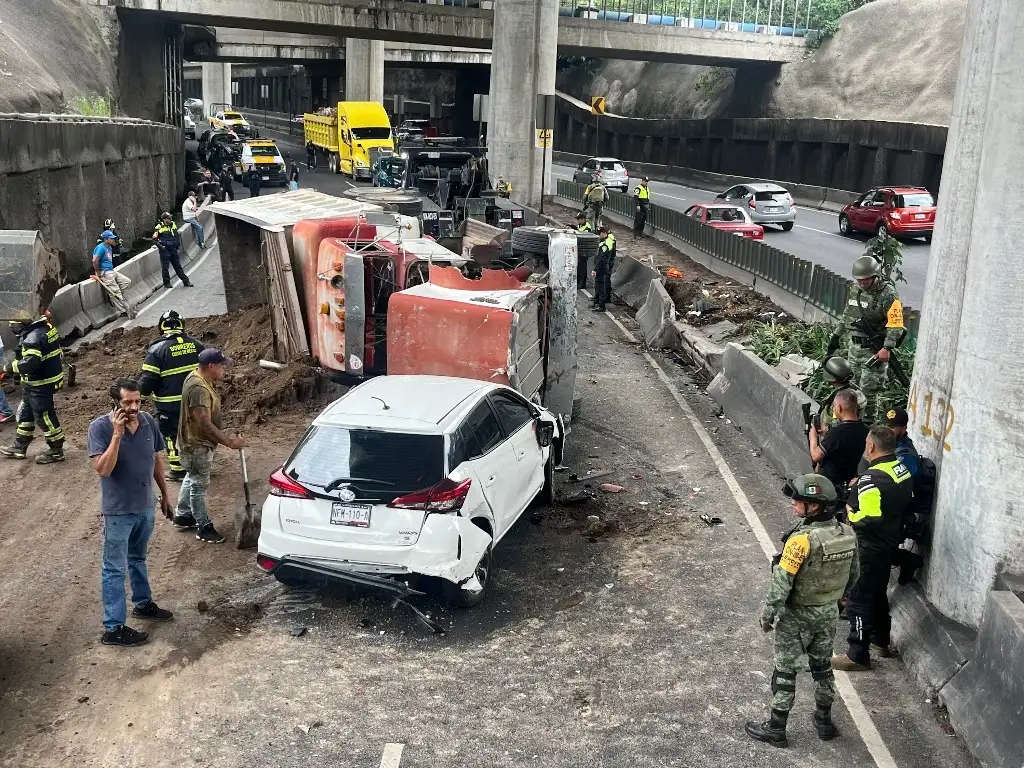 Accidente en Anillo Periférico. Foto Víctor Camacho/ La Jornada