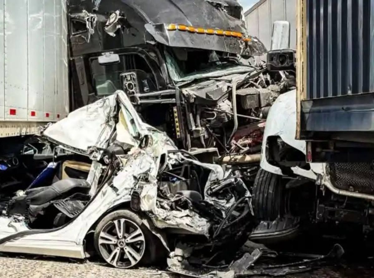 Carambola en la México-Querétaro deja cinco lesionados, uno de gravedad