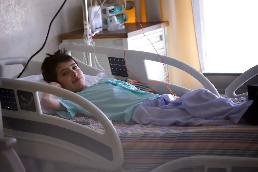 Gonzalo, de 15 años, es el tercer caso pediátrico de este tipo atendido en el Instituto Nacional de Cardiología Ignacio Chávez. El menor nació con una malformación que le impedía un crecimiento normal. Francisco Baranda, subdirector de Especialidades Médico Quirúrgicas, expuso: “estamos listos para recibir a los niños que requieran un corazón nuevo”. La institución cuenta con un equipo de ocho especialistas, quienes diseñaron un protocolo de atención y seguimiento. Foto María Luisa Severiano 
