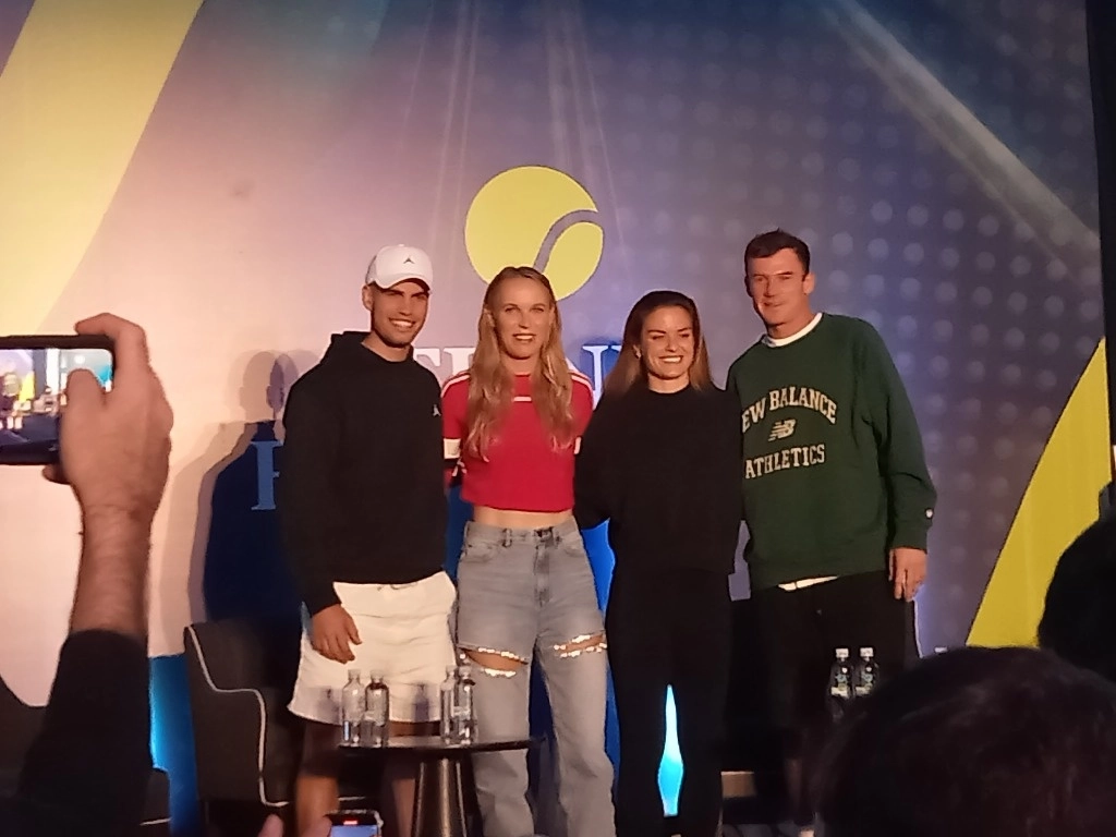 A pesar de su apretada agenda que inició con su llegada la madrugada de hoy, el español se muestra sonriente y optimista. Foto Tennis Fest
