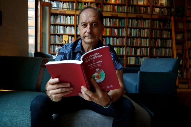 El escritor español e integrante de la Comisión de la Verdad de Colombia explicó a 'La Jornada' que existen tesoros en muchos de los testimonios que recopiló para escribir su nuevo libro. Foto Cristina Rodríguez
