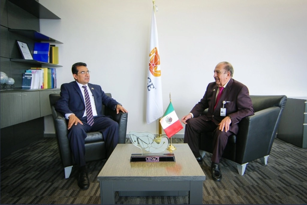Carlos Gonzalo Meléndez Román (izq.), nuevo director general de CENACE, y Alfonso Morcos. Foto tomada de Twitter @CenaceMexico
