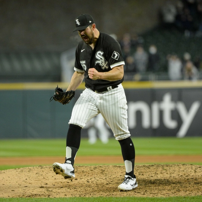 Carlos Rodón de los Medias Blancas de Chicago festeja al término del juego. Foto tomada de la cuenta de Twitter @whitesox
