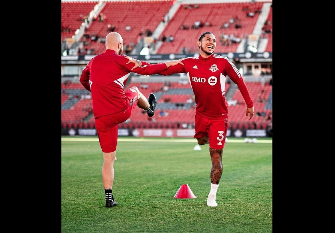 Carlos Salcedo y Toronto FC rescindieron de mutuo acuerdo el contrato del mexicano. Foto tomada del Twitter @Csalcedojr / Archivo
 