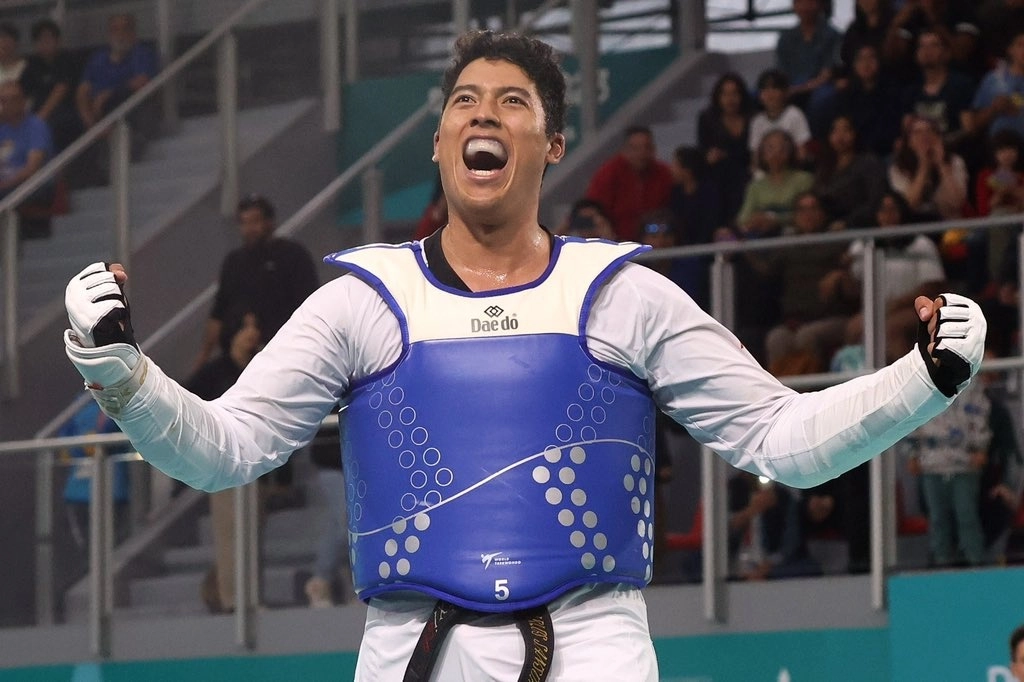 El taekwondoín mexicano, Carlos Sansores, oficializó su boleto a los Juegos Olímpicos de 2024. Foto Tomada de X @CONADE

