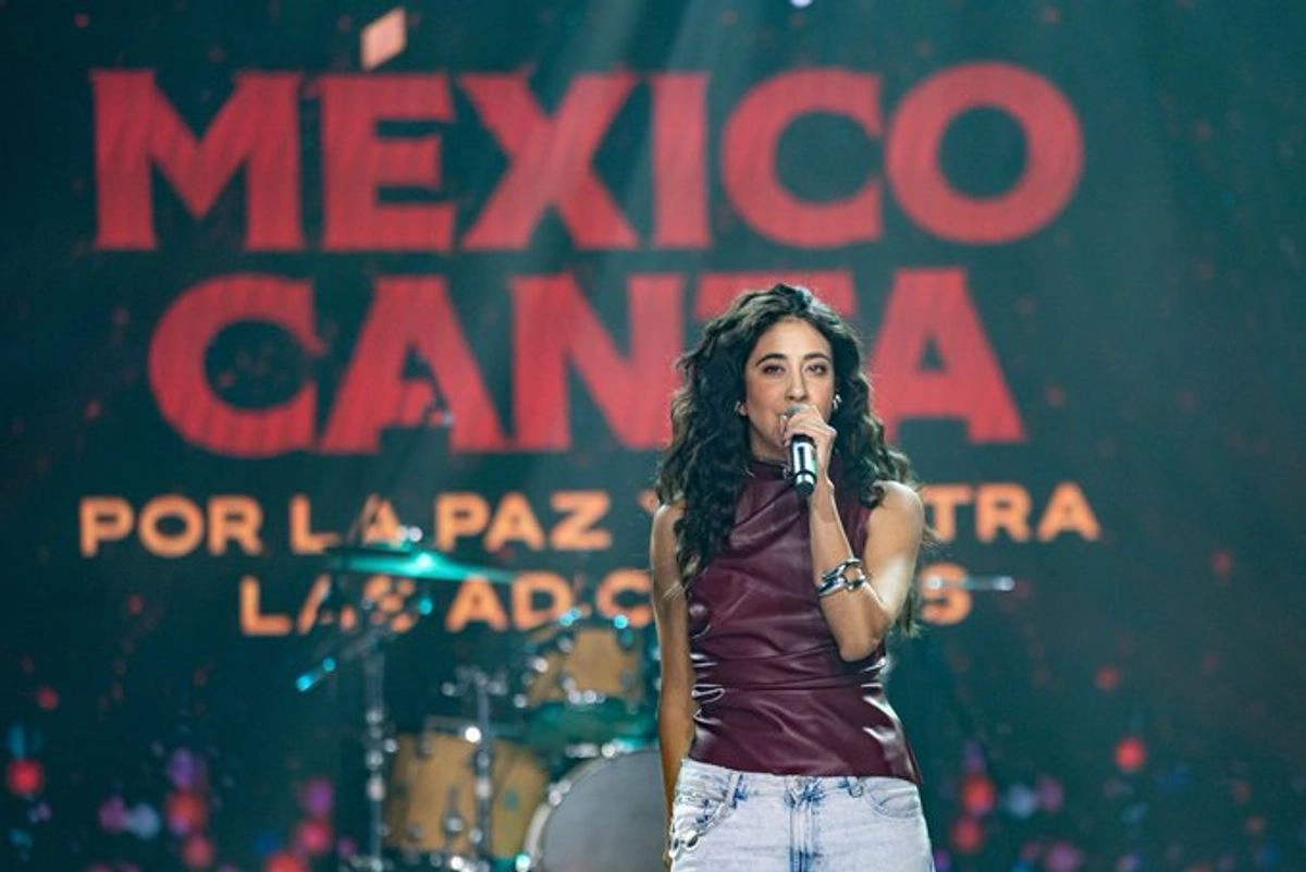 Carmen María, de Tijuana, Baja California, con Ahí pa´la otra obtiene el triunfo en la quinta semifinal de México Canta por la Paz
