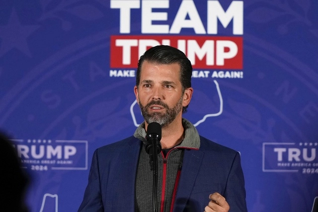 Trump Jr. abrió la carta, la cual también incluía una amenaza de muerte, en la oficina de su casa, y personal de emergencias vestido con equipo protector se presentó en el lugar. Foto Ap

