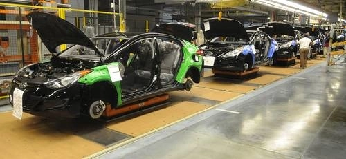 Casi 6 de cada 10 firmas estadunidenses han reubicado sus operaciones desde Asia a Estados Unidos después de la pandemia del covid-19, mientras que 11 por ciento han relocalizado sus procesos de producción a México, de acuerdo con un estudio de Kearney. Foto Ap / Archivo