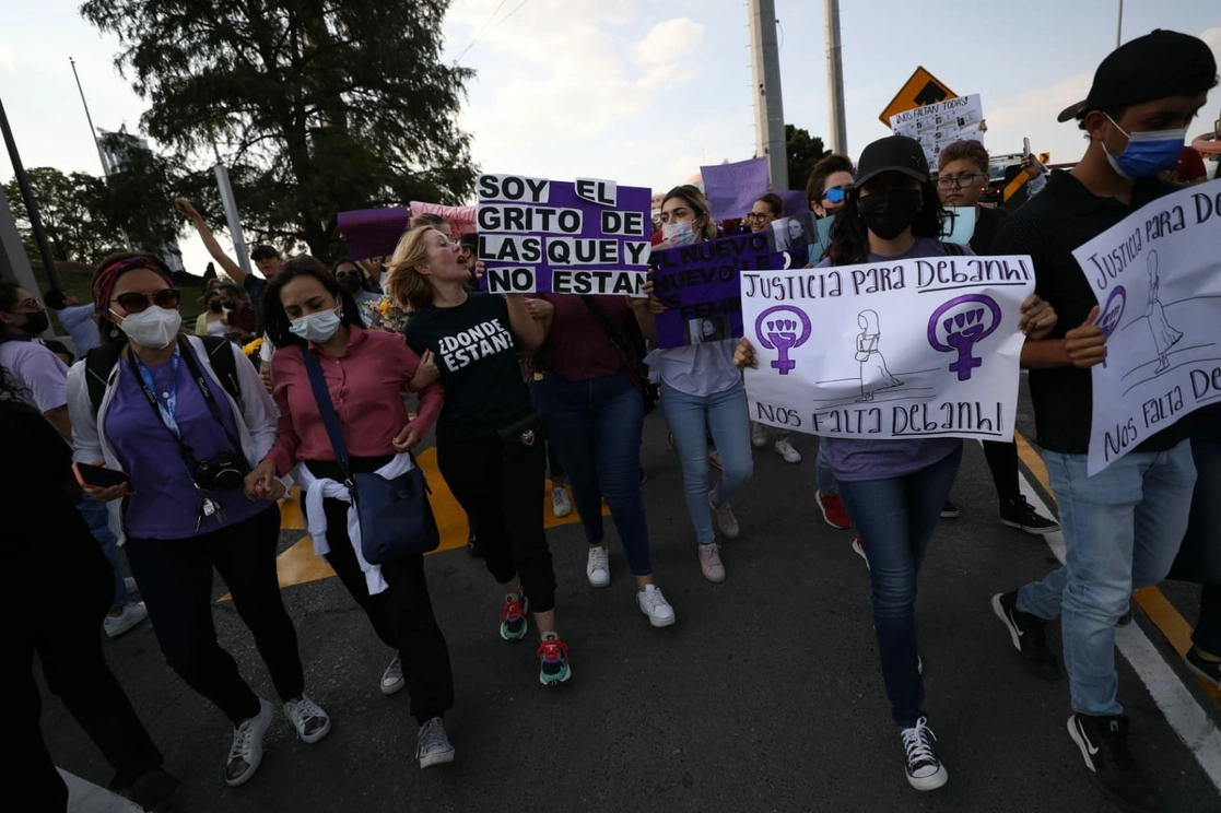 La Red Nacional de Organismos Civiles de Derechos Humanos “Todos los Derechos para Todas y Todos” se sumó a la exigencia de justicia por el feminicidio de Debanhi Escobar Bazaldúa; en imagen, la marcha en Monterrey en protesta por las desapariciones de mujeres. Foto cortesía Antonio Ojeda