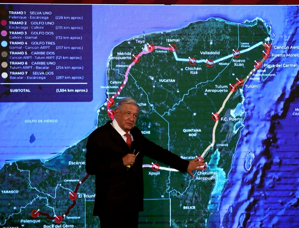 El presidente Andrés Manuel López Obrador habla de la explotaciòn de minerales en Quintana Roo y el Tren Maya, durante la conferencia matutina del 8 de junio de 2022. Foto José Antonio López