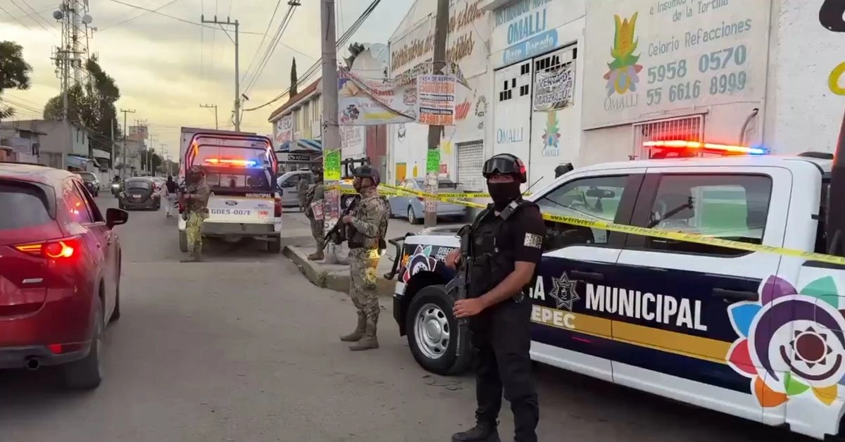 Policías aseguraron equipo con tecnología de punta como antenas bipolo, fibra óptica, herramienta y cámaras de vigilancia, entre otros, por un monto estimado de 20 millones de pesos. Foto