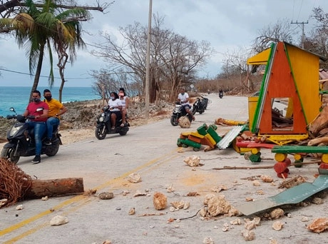 El huracán, que con categoría 5 golpeó antenoche las islas colombianas de Providencia y San Andrés (imagen), para después bajar a nivel 4 al ingresar a Nicaragua, dejó gran destrucción en la región. Foto Ap