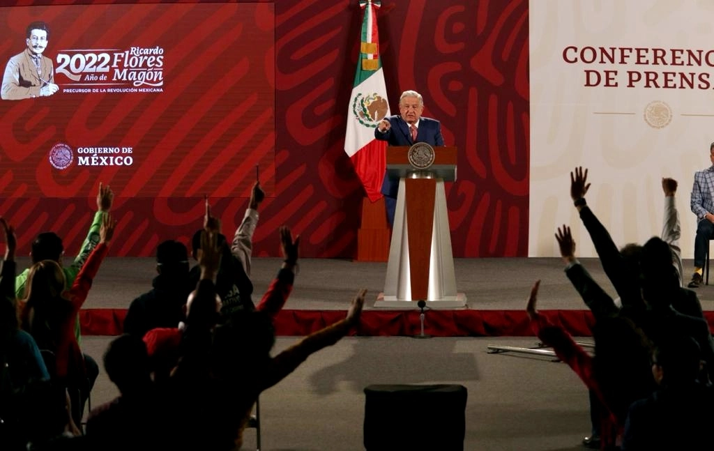 El presidente Andrés Manuel López Obrador durante su conferencia matutina en Palacio Nacional, en la Ciudad de México, el 30 de mayo de 2022. Foto María Luisa Severiano