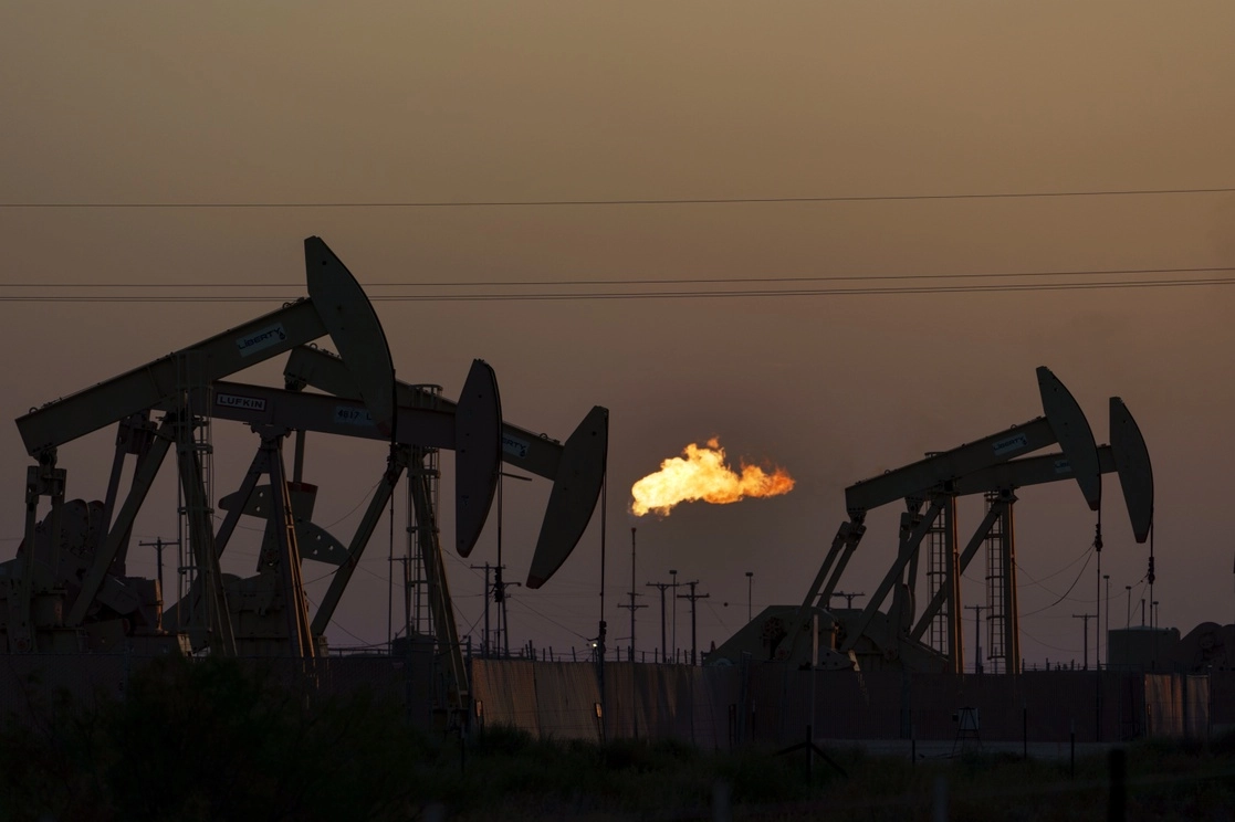 Los futuros del petróleo WTI registran una caída de 1.04 por ciento a 89.72 dólares por barril, mientras que el Brent cae 1.29 por ciento a 95.53 dólares. La imagen, en Midland, Texas. Foto Ap / Archivo