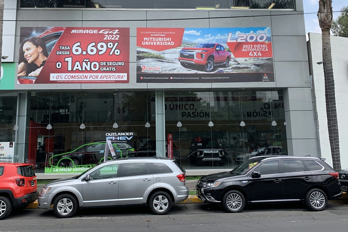 Las ventas de autos ligeros nuevos alcanzaron 78 mil 235 unidades durante agosto pasado, lo que supone una reducción de 4.8 por ciento en relación con julio del presente año y el segundo retroceso mensual consecutivo. Foto José Antonio López / Archivo