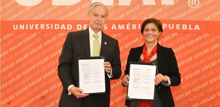 Luis Ernesto Derbez Bautista, rector de la UDLAP y la titular de Conagua, Blanca Jiménez Cisneros. Foto cortesía UDLAP