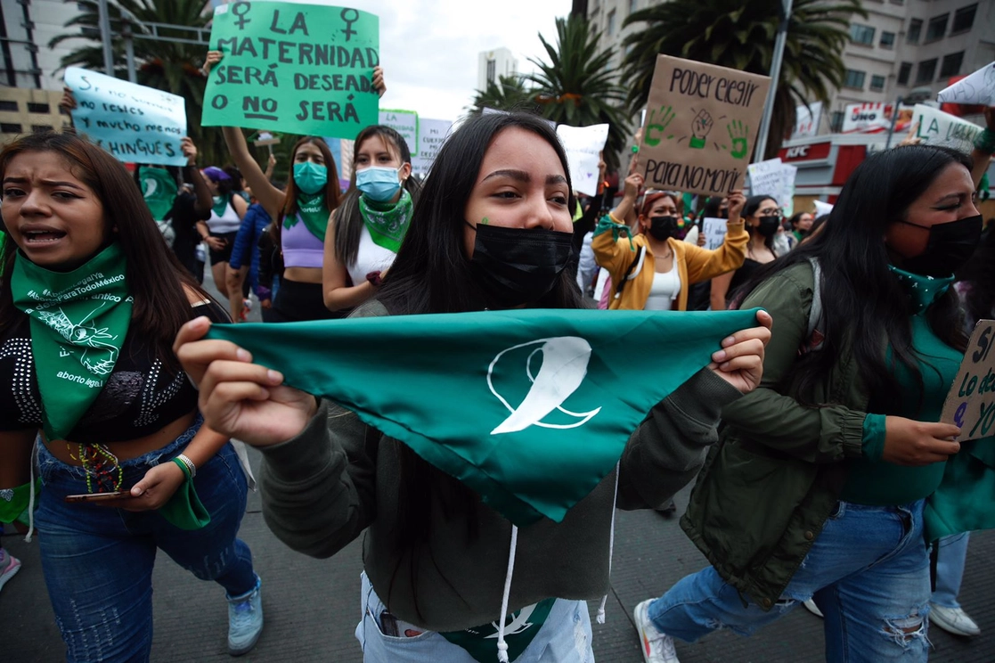 La CDHCM desplegó un operativo de acompañamiento por la marcha pro aborto en la CDMX. Foto Cristina Rodríguez