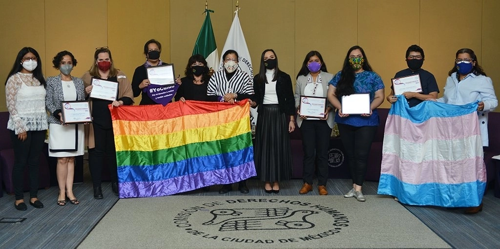Nashieli Ramírez, titular de la Cdhcm hizo entrega del galardón Hermila Galindo 2021. Foto Tomada del Twitter @CDHCMX
