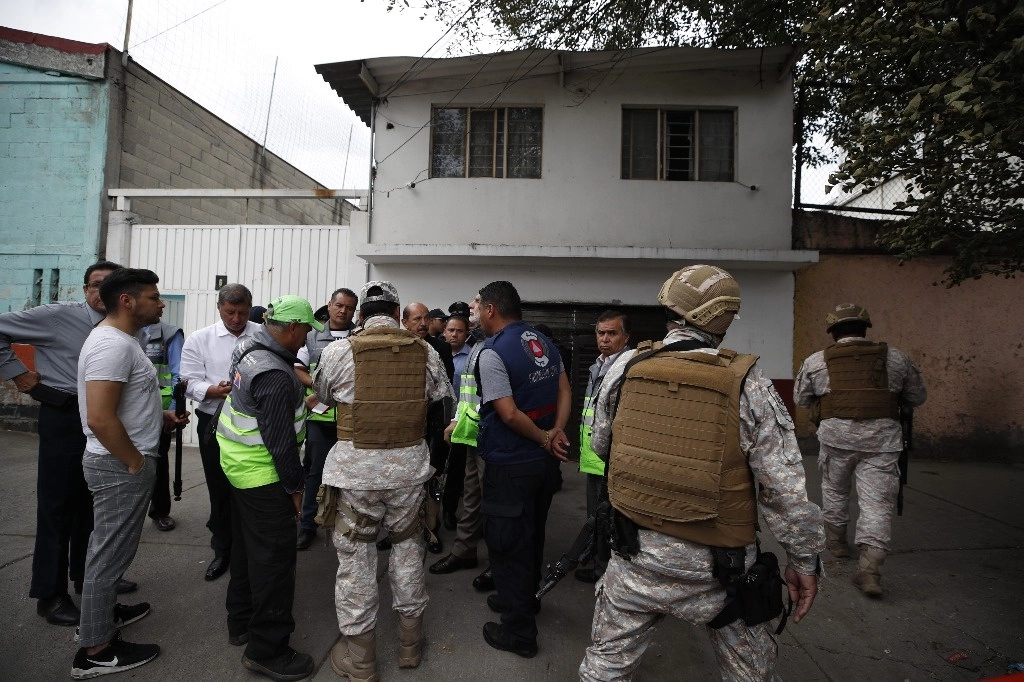 El 22 de agosto de 2019, personal de la alcaldía Iztacalco detectó una toma clandestina de gasolina en la calle Añil, colonia Granjas Mexico, frente a instalaciones de Pemex. En 2023 se hizo la remediación del suelo para eliminar el hidrocarburo que lo contaminó. Foto Alfredo Domínguez y Yazmín Ortega Cortés 