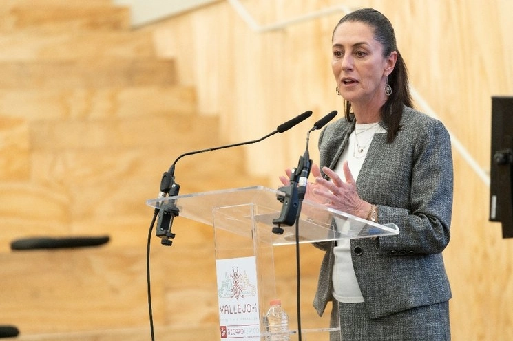 Claudia Sheinbaum, jefa de Gobierno, aseguró que durante los pasados ocho días hubo una ligera disminución en las hospitalizaciones, contagios y llamadas de emergencia al 911 por casos de Covid-19, pero se debe mantener el cuidado al máximo. Foto Pablo Ramos / Archivo