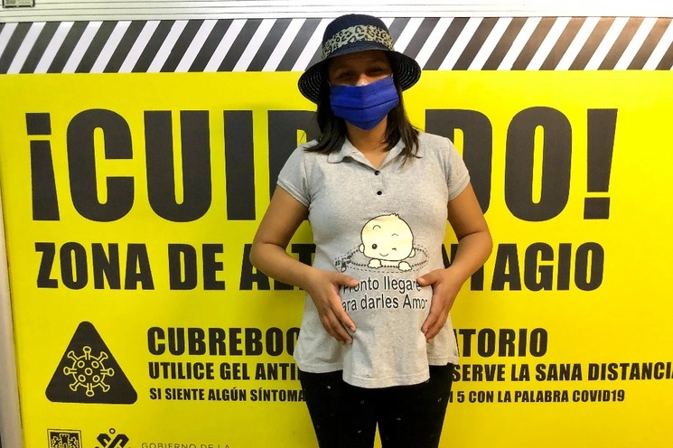 Mujer embarazada en CDMX durante la pandemia de Covid-19. Foto LA JORNADA/Luis Castillo