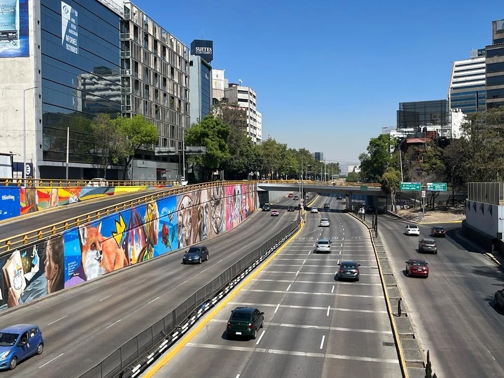Poca afluencia vehicular se registra en Circuito Interior, en la Ciudad de México, el 6 de febrero de 2023. Foto María Luisa Severiano