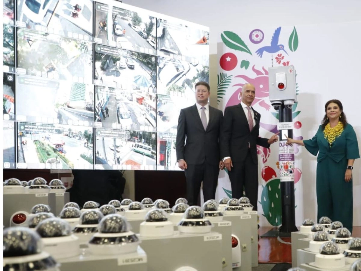La jefa de Gobierno capitalino, Clara Brugada, presenta el programa "Ojos de la Ciudad", en instalaciones del C5. Foto 