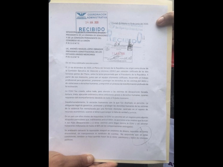 Carta de renuncia a la CEAV presentada por Mara Gómez. Foto Fabiola Martínez