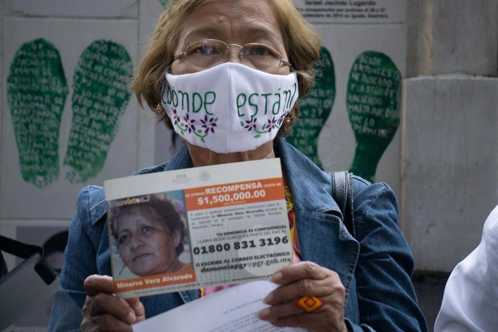 Familiar de desaparecido durante una protesta en la FGR el pasado 12 de abril de 2021. Foto Pablo Ramos