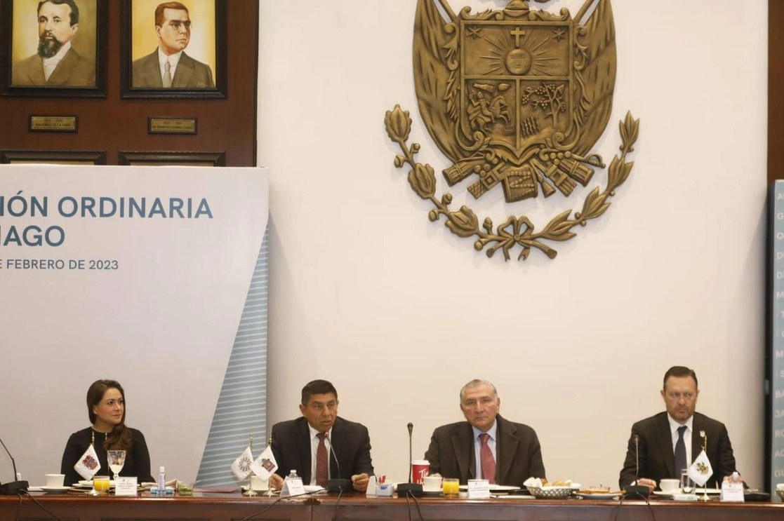 Adán Augusto López en el Palacio de Gobierno de Querétaro. Foto Twitter @adan_augusto