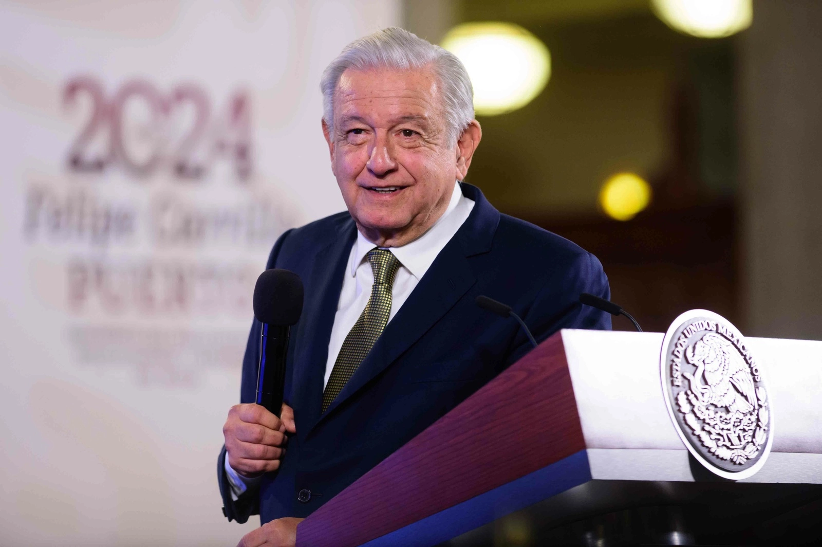 El presidente Andrés Manuel López Obrador celebró que se encontrarán con vida las ciudadanas de nacionalidad colombiana que se les había dado por secuestradas en Tabasco. Foto cortesía Presidencia