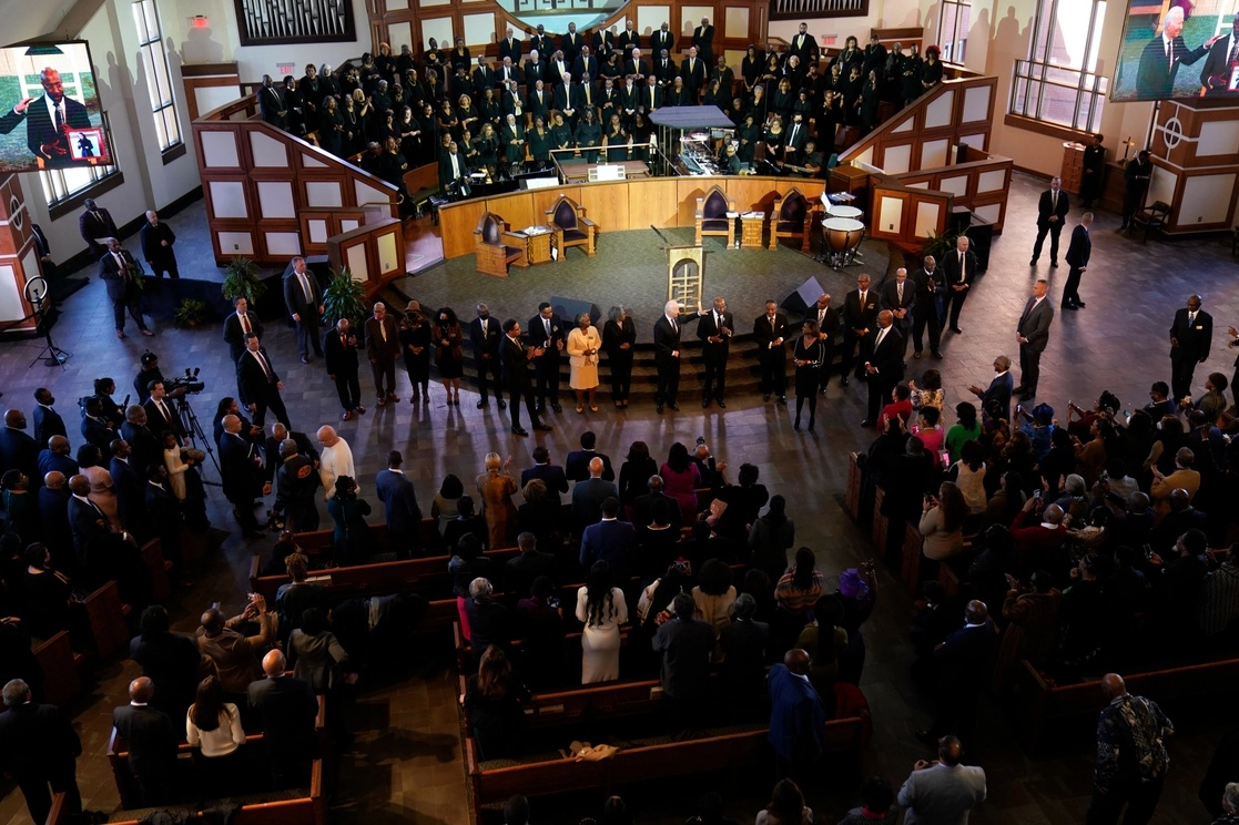 El presidente Joe Biden durante un servicio en honor a Martin Luther King Jr. en la Iglesia Bautista Ebenezer en Atlanta, el 15 de enero de 2023. Foto Ap