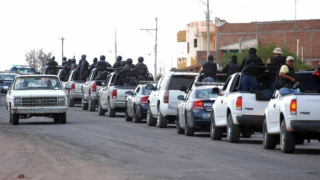 Sólo entre enero y marzo se reportaron tres mil 300 casos de robo en carreteras. En la imagen, operativo de seguridad en la carretera federal número 45, rumbo al municipio de Trancoso, Zacatecas. Foto Cuartoscuro / Archivo