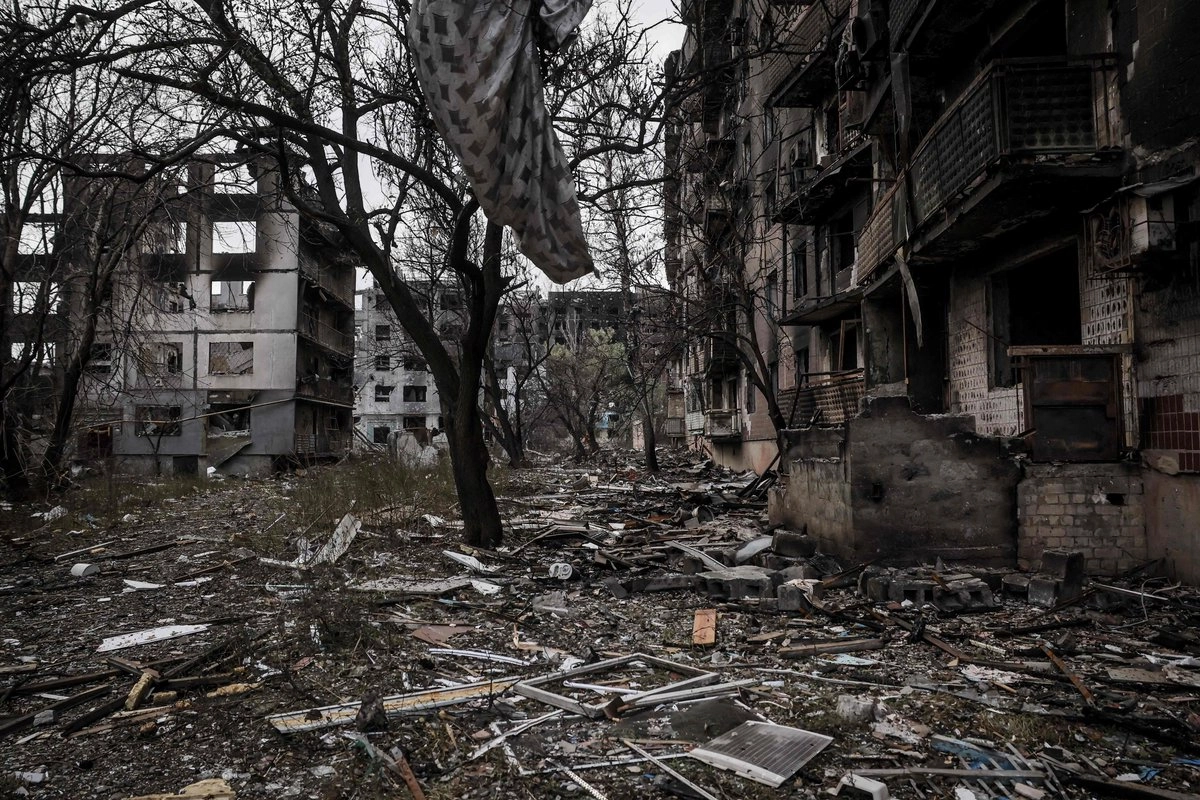 Edificios residenciales destruidos en la ciudad de primera línea de Kostyantynivka, región de Donetsk, en medio de la invasión rusa de Ucrania.
