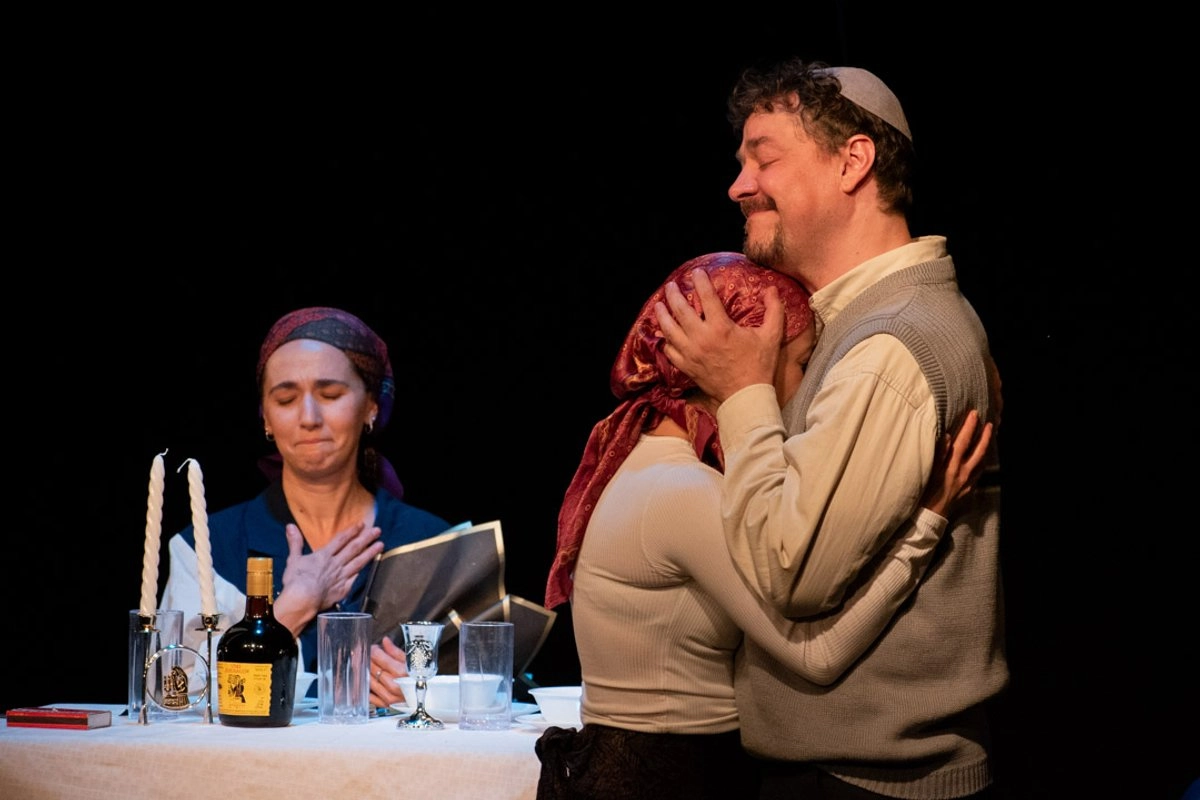 La obra de teatro 'Desconectadxs' se presenta todos los jueves a las 20:30 horas en el Teatro Varsovia, ubicado en Varsovia 9, Colonia Cuauhtémoc. 