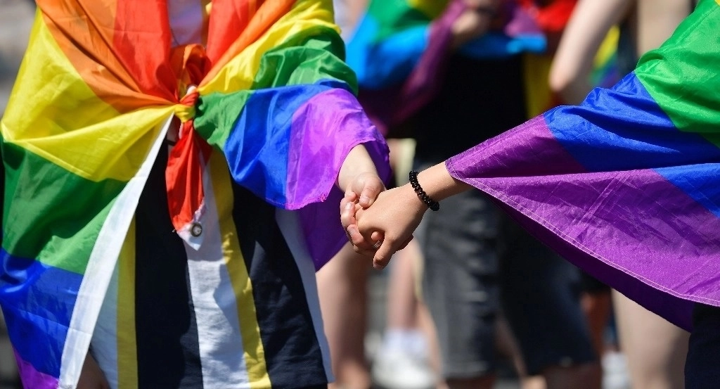 Afirmó que es una buena noticia, que permite reiterar su respaldo al nuevo marco legislativo y al avance que supone en la agenda de derechos humanos. Foto Ap