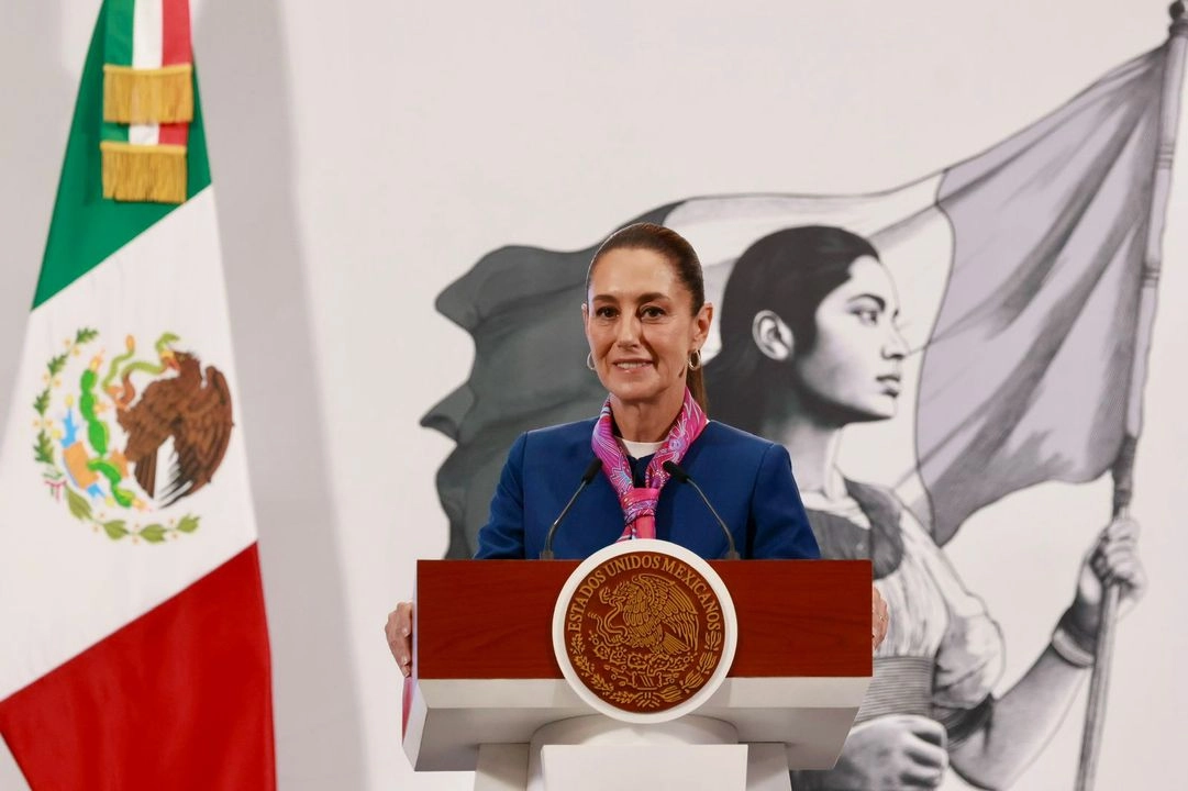 La presidenta Ironizó con las versiones de que hace unos días fue a ver a López Obrador al sótano de la secretaría de Gobernación. Foto 