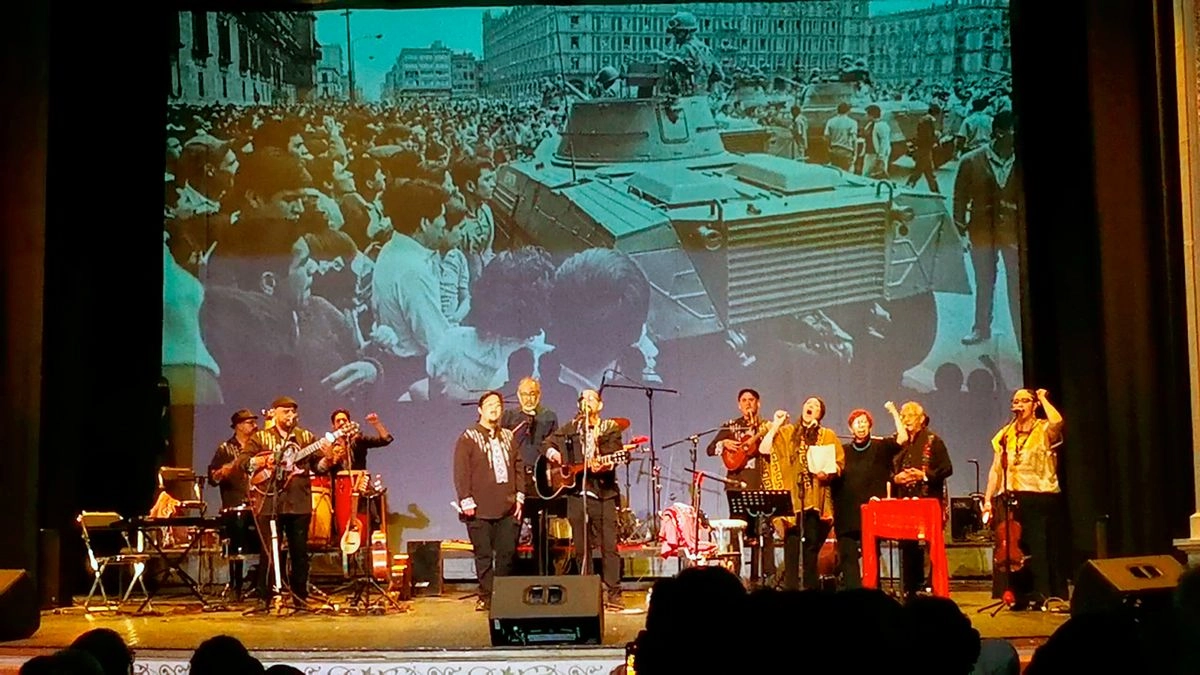El ecital especial se realizó en el teatro Fernando Calderón de la capital zacatecana. Foto 