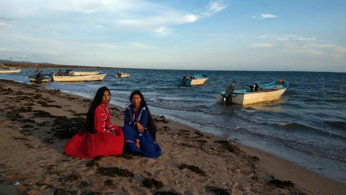 Los miembros de la tribu se reúnen para celebrar. Foto Cristina Gómez