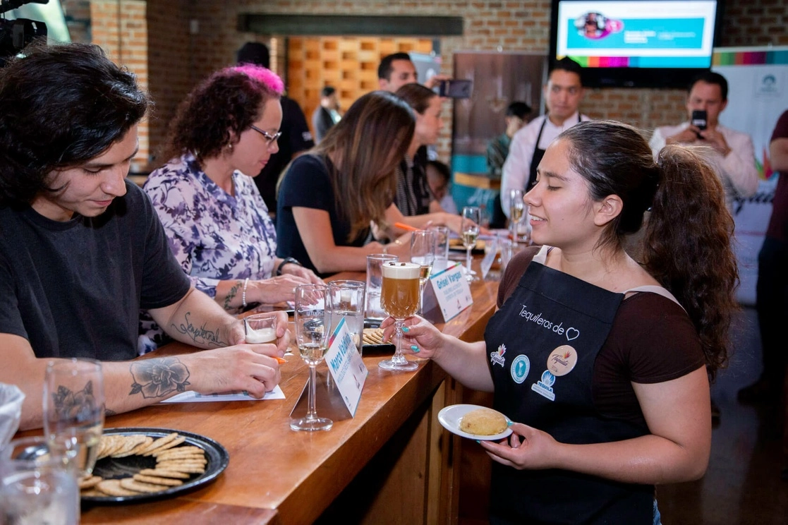 Imagen de archivo de la celebración. Foto https://dianacionaldeltequila.com/eventos-en-linea/