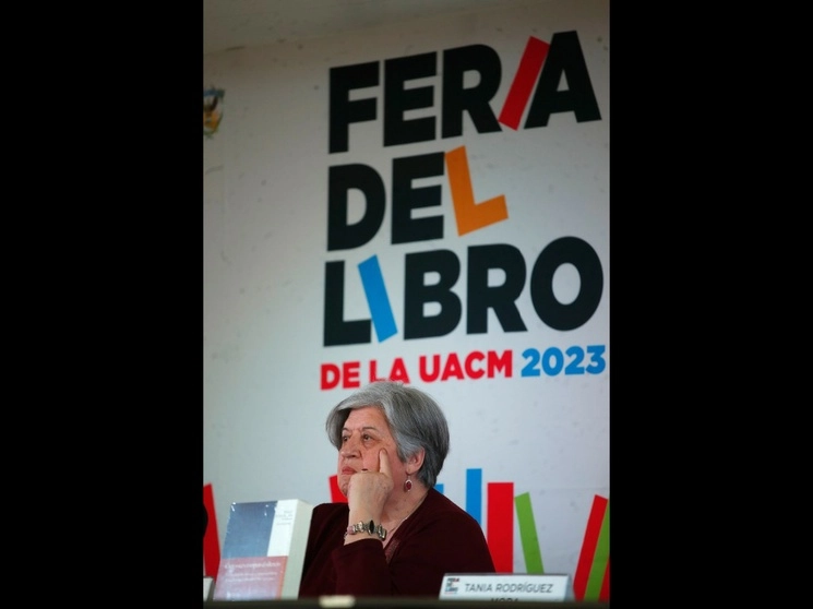 Wally Kunstmann, activista chilena, durante la presentación del libro que reúne testimonios de ex presas y ex presos políticos. Foto Cristina Rodríguez