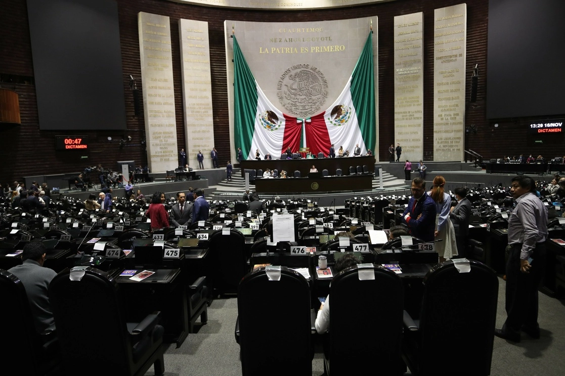 Durante la sesión de la Cámara de Diputados de ayer. Foto Yazmín Ortega Cortés 